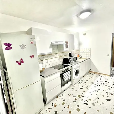 Apartment Spacieux Et Moderne Vaulx-en-Velin