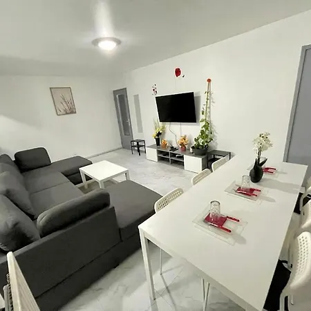 Spacieux Et Moderne Apartment